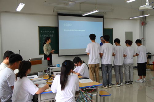 我校教師參加2021年省優質課教學評選活動，深耕教育教學檢測與評價新實踐